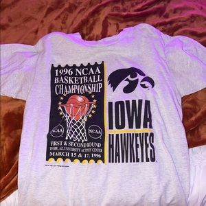 VINTAGE iowa basketball shirt